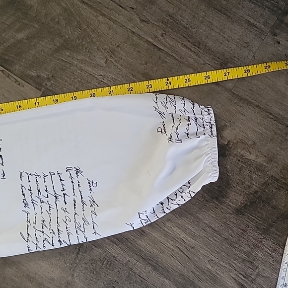 🧡2/$15 Bundle White jumpsuit cursive print long sleeve, elastic waistband 10/12 - Picture 12 of 12